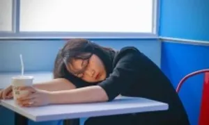 Đồng nghiệp Gen Z nghỉ phép vì 'có hẹn với thợ làm tóc'